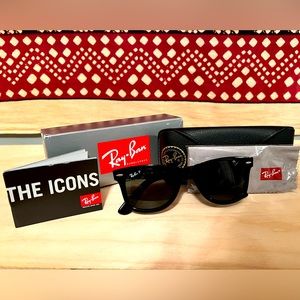 Ray Ban Iconic New Wayfarer Sunglasses Black/Green 55mm NWT